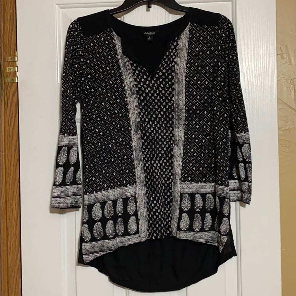 Lucky Brand black and white top.